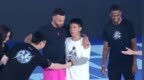 库里中国行活动中，叫出了独臂少年张家城名字并与其<em>1v1</em>斗牛