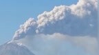 印尼一火山剧烈喷发：火山灰柱高达9公里，大批国际航班受影响