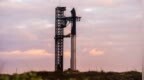 SpaceX成功复现“筷子夹火箭”，但飞船发生了解体