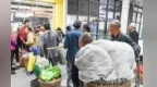 免费摊位公交专线……甘肃这个背篼菜市场暖心得嘞