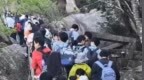 五一假期黄山出现“堵人”，导游：三四百米路堵了40分钟