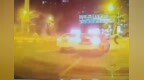 男子回应打车被抢客出租车撞翻：不要为了赚钱而不顾安全