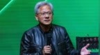 黄仁勋劝特朗普：AI芯片出口规则得改，中国紧追其后