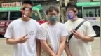 街头偶遇<em>陈奕迅</em>！与路人双手交叉拘谨合影