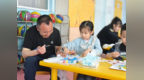 长春市绿园区城西镇雁鸣湖社区举办画风筝活动