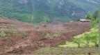贵州一地山体滑坡19人被困，附近村民：两家亲属房屋被埋，看不见了