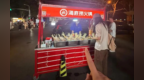武汉街头现海底捞路边摊！官方证实：不是冒牌！