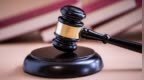 高管在公司楼梯间接吻被辞退，状告公司拿回百万年薪