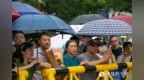 安徽合肥：直击高考第二天，“撑伞”行动仍在继续