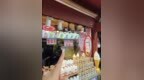 女子称丽江一店冰淇淋“标价9.9元变48元” 市监局立案调查