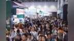 台风不减书迷热情 第35届香港书展约90万人次入场