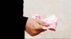 女孩称考上大学父母嫌远不给路费，网友赞助被婉拒，贵州省民政厅回应