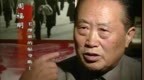 毛主席视察群众游行，卫士帮擦汗反被训斥：做事要多动脑子