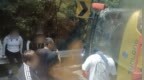 辽宁一旅游大巴在景区翻车，殡仪馆称已接到死者遗体