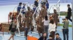绕场打招呼、扮演兵马俑、打拳热身…这届机器人运动员太能整活了