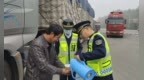 河北高速集团青银分公司新河收费站：封路不堵心，服务暖旅途