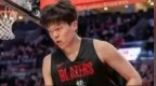 惊险绝杀！杨瀚森首秀4分2帽+挨肘倒地！已经完美融入NBA了