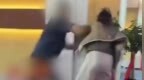 女生离职讨要工资，被台球馆老板摔倒在地，警方：涉事男子被拘留