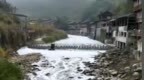 桂林一河段水面出现白色泡沫，环境局：企业废水外溢所致