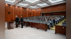 法槌响警钟鸣 筑底线守初心——保亭法院公开审理万某新职务犯罪案件