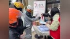 一杯红豆沙，一封文明信：社区邀骑手当“流动信使”
