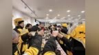 议暖心事 吃团圆饭——海曙33名骑手在“驿站”度过温馨小年