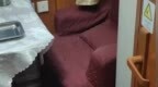 网友晒列车高级软卧有沙发和独卫，票价是硬卧3倍，12306回应