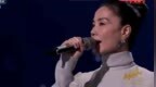 王菲春晚跌下神坛 曲寡淡，词拗口，高音吃力，天后被拽回人间