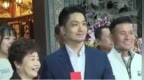 蒋万安新春参拜，蓝营参选人“蹭人气”