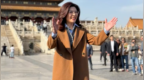 郑丽文参观北京故宫，游客兴奋打招呼