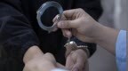 13岁女孩被闺蜜胁迫卖淫，父亲4年奔走，司法机关追责5人团伙与10名嫖客