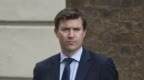 英国资深外交官突然离职，被曝涉及泄密事件，外媒披露