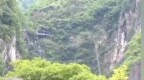 “没绑紧”不是游客自己喊的，还原四川瀑布秋千坠亡事故经过