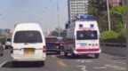 私家车多次别挡救护车，北京交警：双方开斗气车，均已处罚