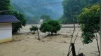 强降雨致湖南石门一村庄8人失联1人遇难，镇政府：有派直升机进村抢险救灾