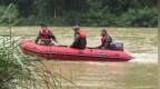 广西皮卡车坠河已致2死，仍有8人失联