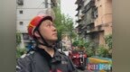 每次经过总要望一眼窗户 外卖小哥与独居老人的“窗帘之约”