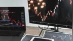 继厕所看盘后，韩国打工人炒股又出新花样，股票窗口伪装成邮件、Excel