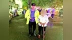 96岁老人外出找儿子迷路 民警暖心护送老人回家