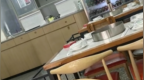 女子挪椅被夹断指甲，餐厅赔偿万元