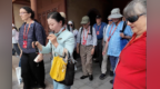 世界汉学家在莫高窟感受了一堂“行走的丝路文化课”