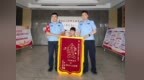 安庆小学生委屈否认损车牌，民警还清白后被送“奥特曼”锦旗