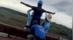 21岁女子蹦极未系安全绳，被工作人员抛下40米高桥后坠亡