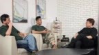 全员“不正经”，却拍出了最真实的中年危机？|对话《迷墙》主创