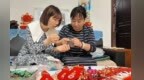 方寸绣台三代传承　非遗“针”功夫“包”你喜欢