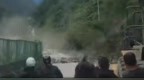 汶川一国道旁山体滑坡大石头滚落路面当地称有人员伤亡