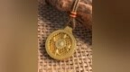 好一个降维打击！万元黄金输给59元古法沙金？放大都没看出区别
