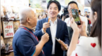 赖清德当众吃狗粮，郭正亮：他是不是忘了吃早餐啊？