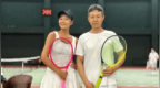 瞿颖晒与张丰毅球场合照 盛赞对方状态好：谁能看出来70了呢