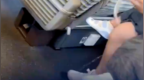 “感觉要尿在我脚上了”，网友称动车上小孩直接对着过道撒尿